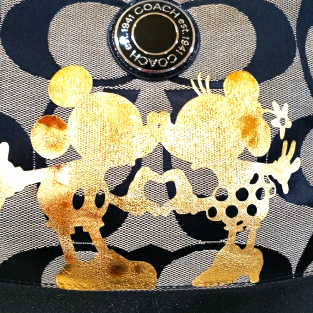BEUTIFUL & RARE COACH SIG STRIPED CROSSBODY.  MICKEY & MINNIE F19220